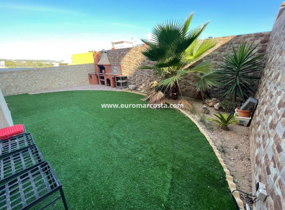 Objekte zum Wiederverkauf - Villa freitstehend - Torrevieja - TORREVIEJA