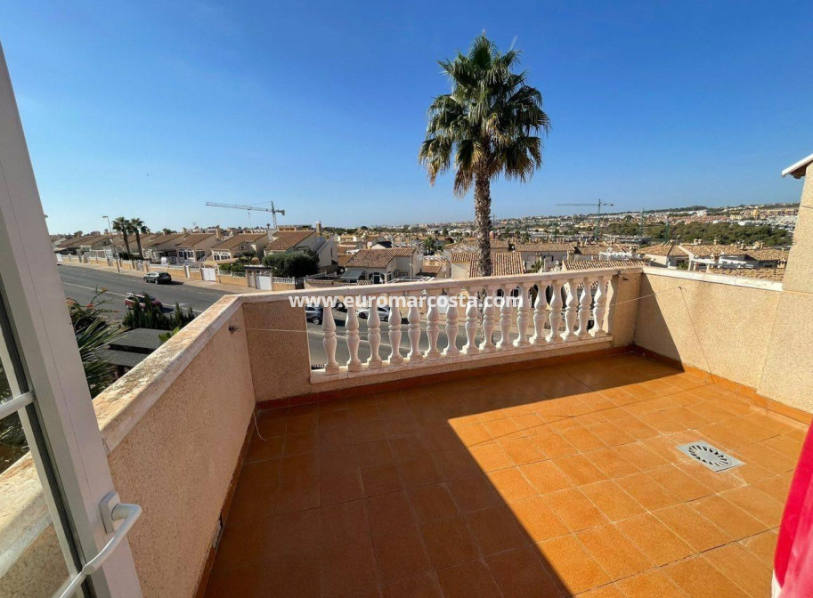 Objekte zum Wiederverkauf - Villa freitstehend - Torrevieja - TORREVIEJA