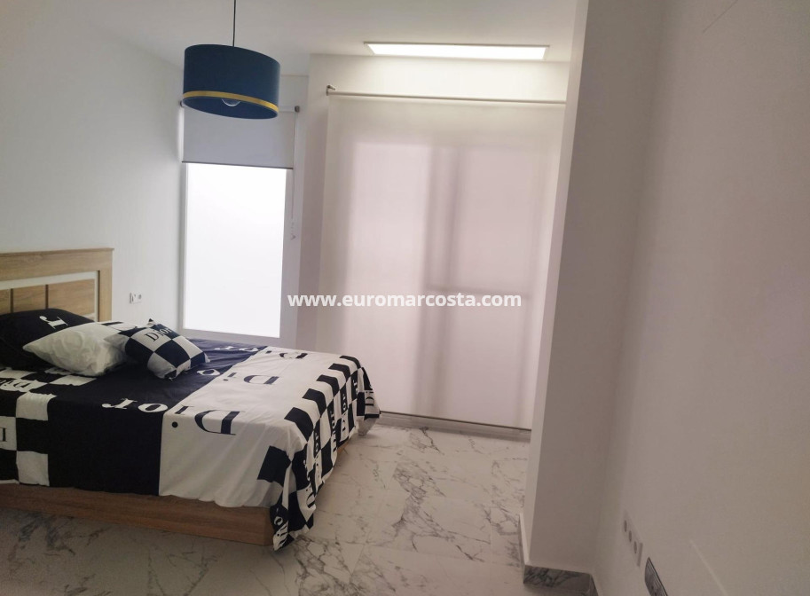 Venta - Bungalow - Torrevieja - La Mata