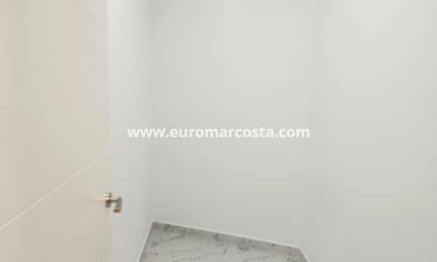 Sale - Bungalow - Torrevieja - La Mata