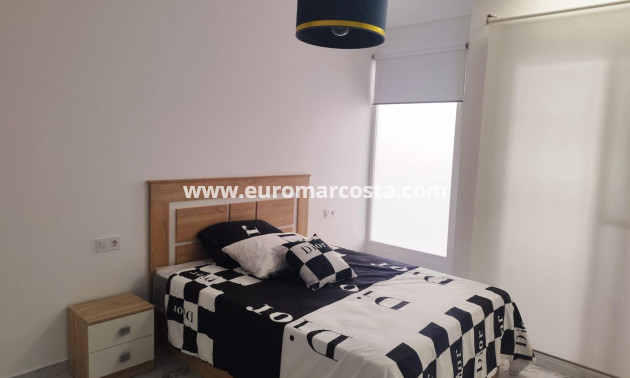 Venta - Bungalow - Torrevieja - La Mata