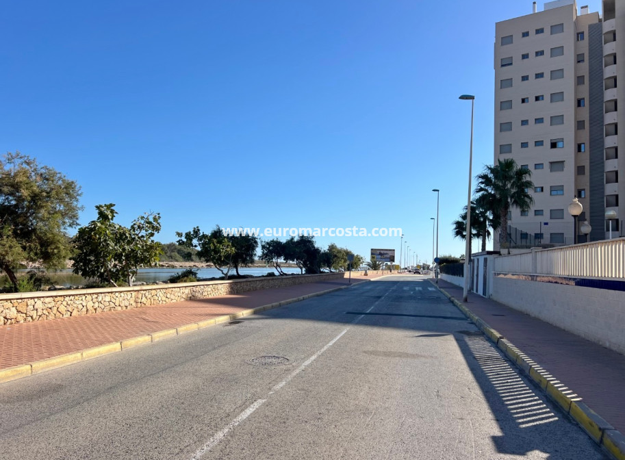 Sale - Apartment / flat - Guardamar del Segura