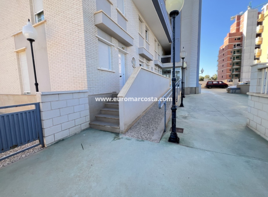 Sale - Apartment / flat - Guardamar del Segura