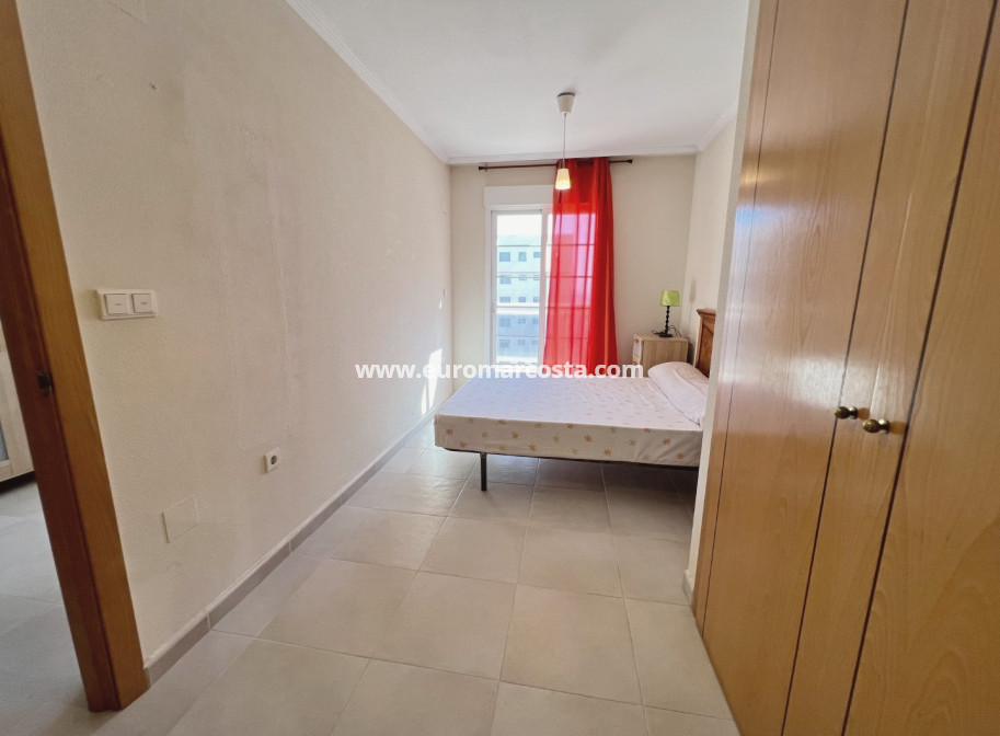 Sale - Apartment / flat - Guardamar del Segura