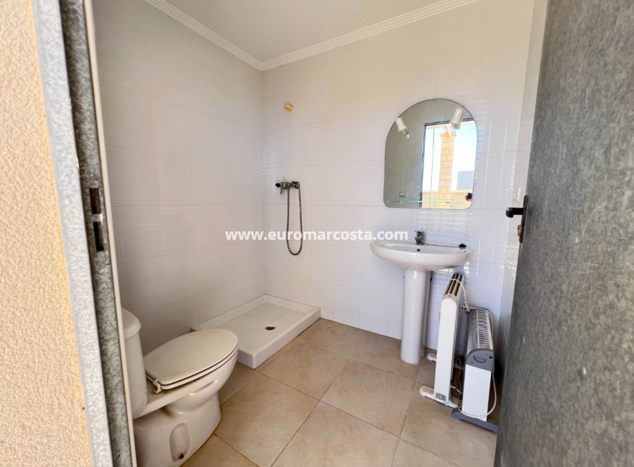 Sale - Apartment / flat - Guardamar del Segura