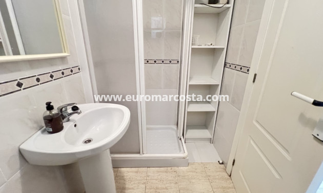 Sale - Bungalow Planta Baja - Torrevieja - TORREVIEJA