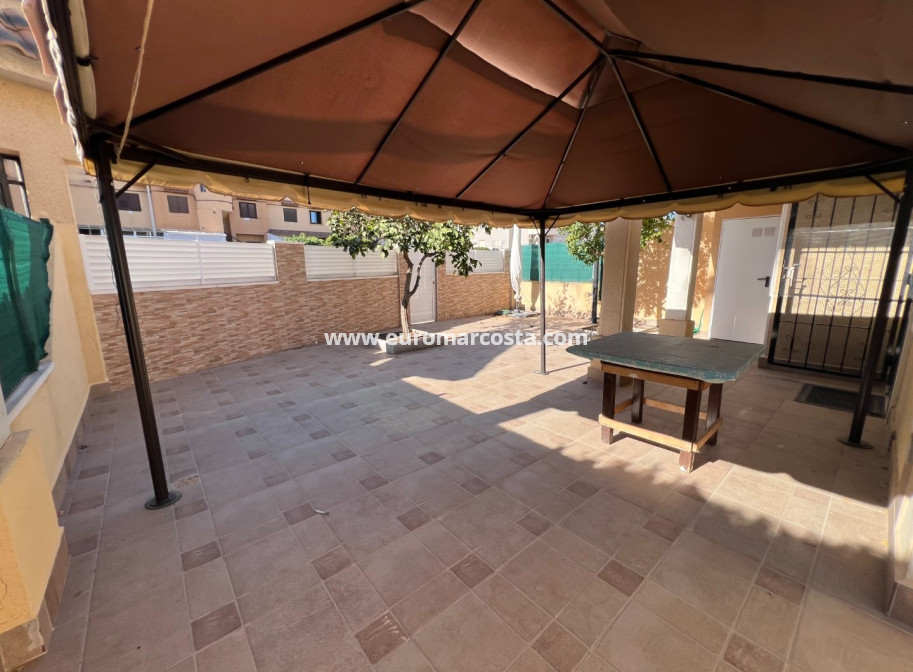 Sale - Bungalow Planta Baja - Torrevieja - TORREVIEJA