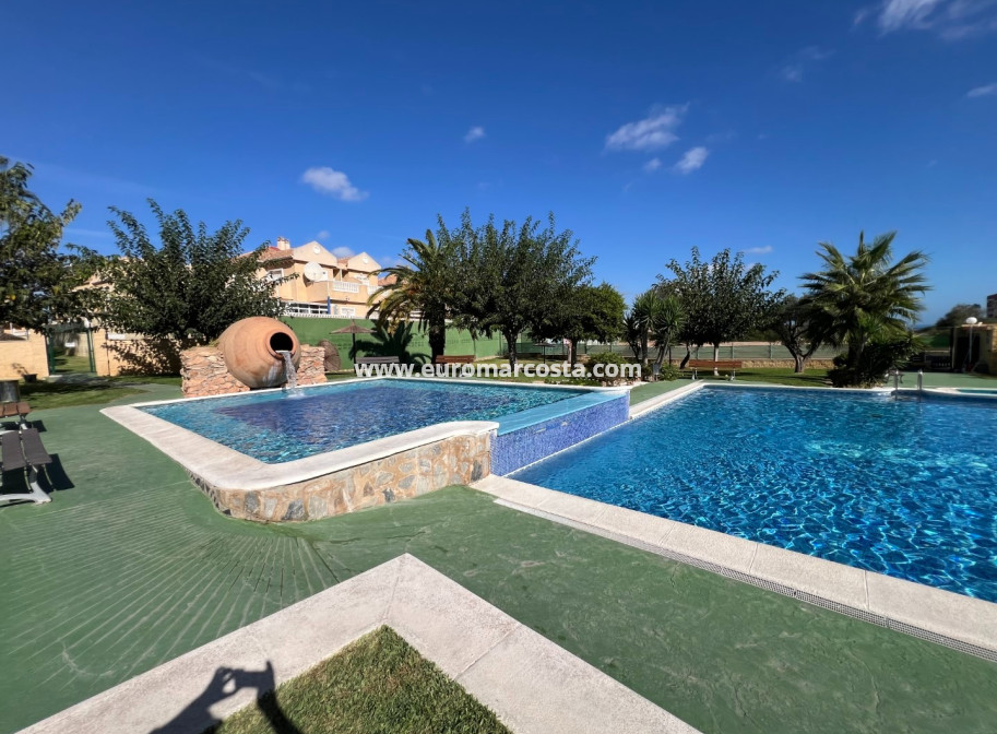 Sale - Bungalow Planta Baja - Torrevieja - TORREVIEJA