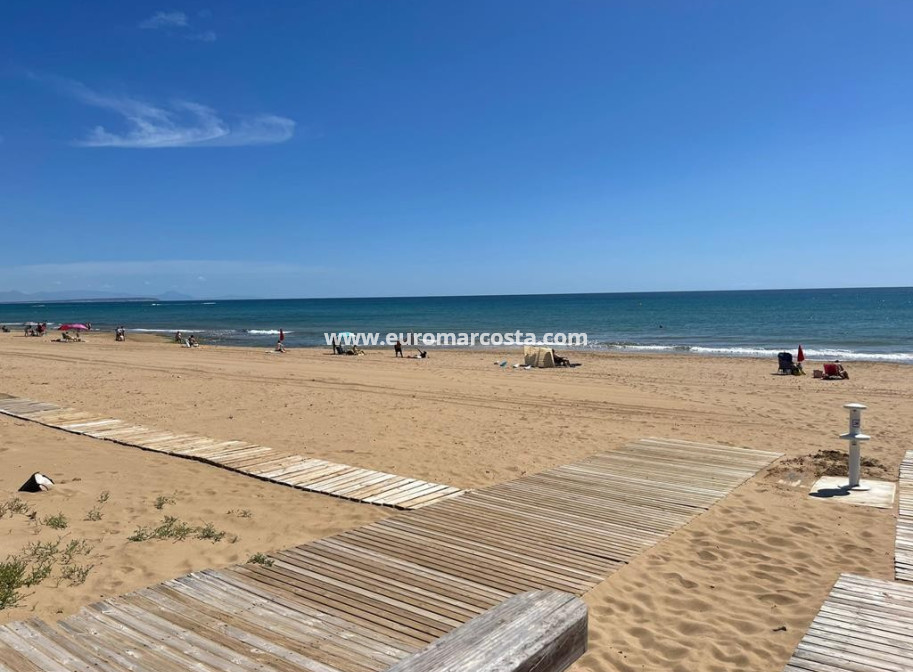 Sale - Bungalow Planta Baja - Torrevieja - TORREVIEJA