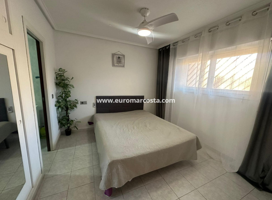 Sale - Apartment / flat - Torrevieja - TORREVIEJA