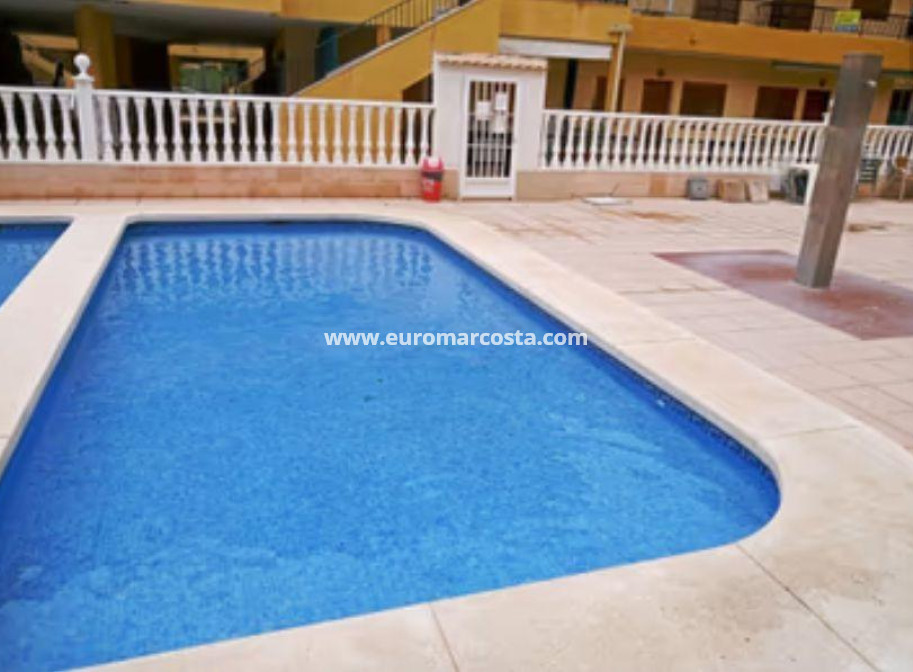 Sale - Apartment / flat - Torrevieja - La Mata