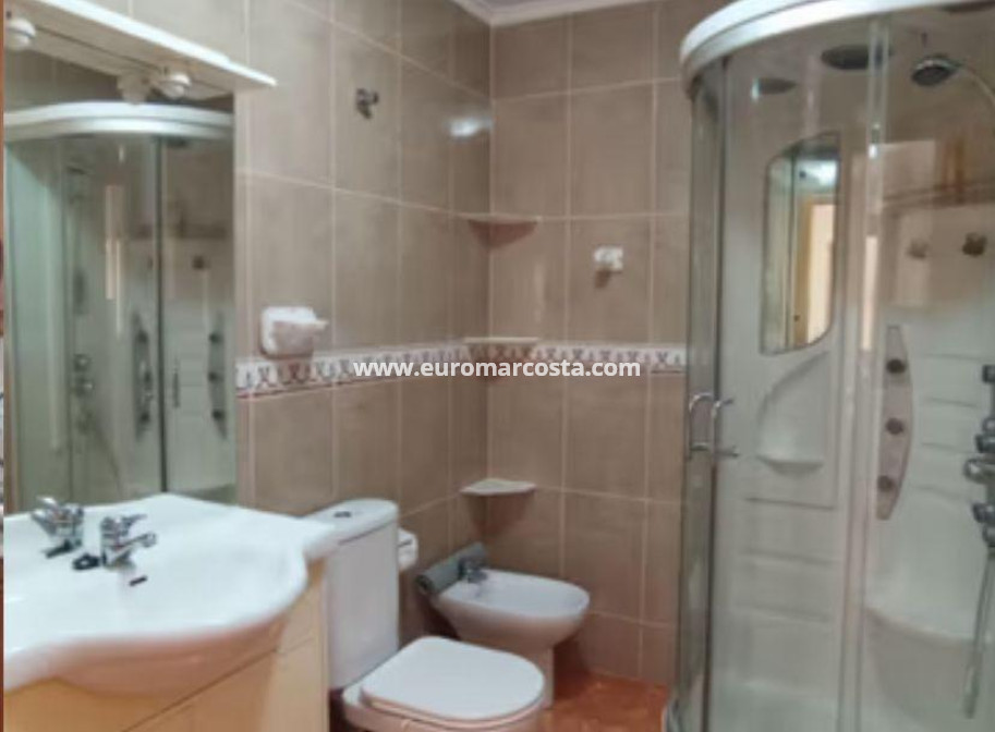 Sale - Apartment / flat - Torrevieja - La Mata