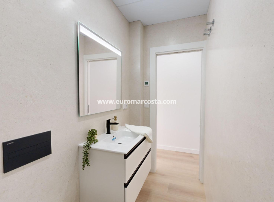 Sale - Apartment / flat - Guardamar del Segura - Pueblo