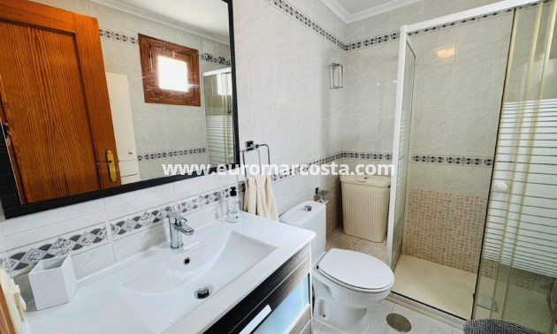 Sale - Apartment / flat - La Mata