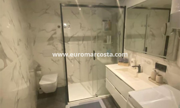 Sale - Apartment / flat - Torrevieja - TORREVIEJA