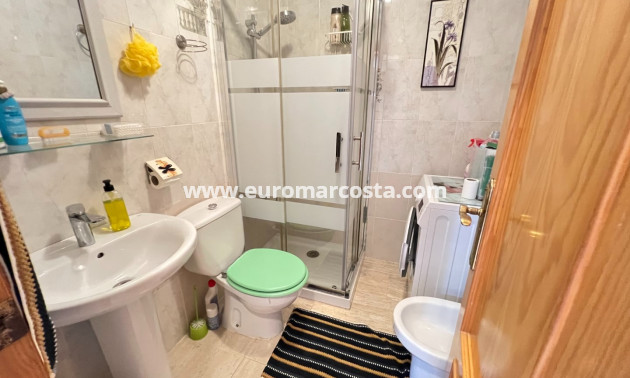 Sale - Apartment / flat - Guardamar del Segura