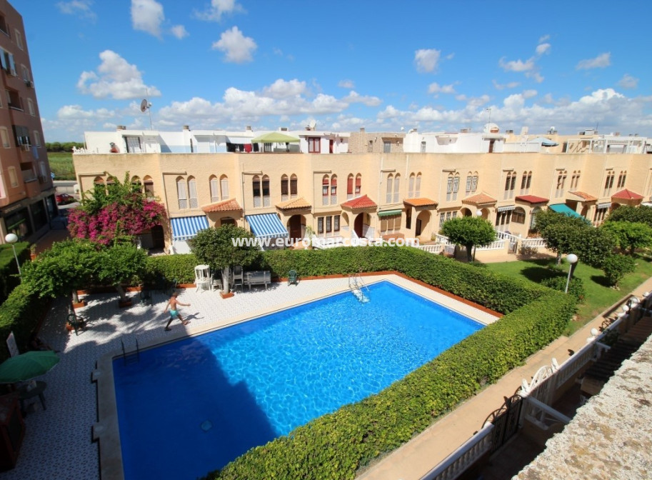 Sale - Apartment / flat - Torrevieja - La Mata