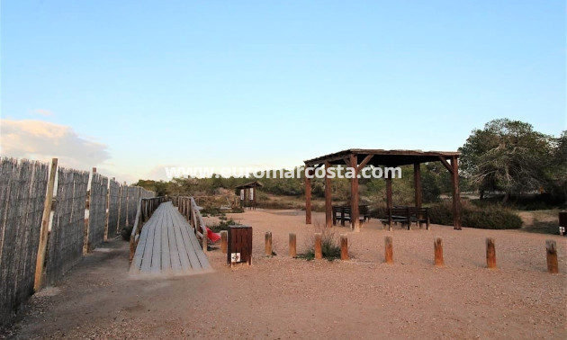 Sale - Country house - Elche Pedanías - La Marina