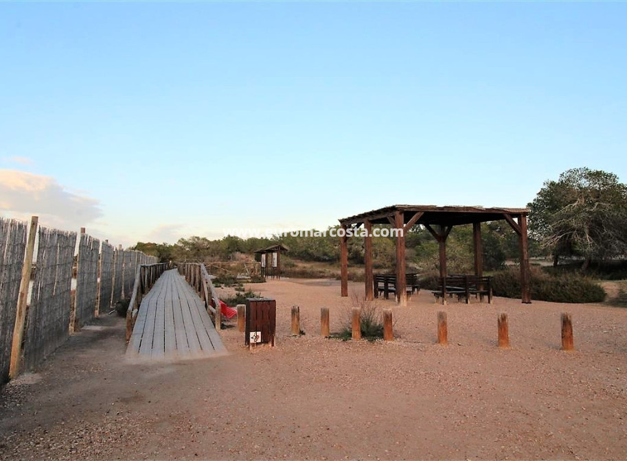 Sale - Country house - Elche Pedanías - La Marina