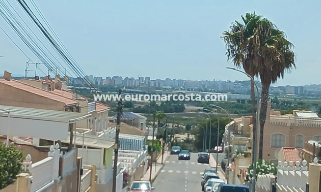 Sale - Bungalow - San Fulgencio - Oasis