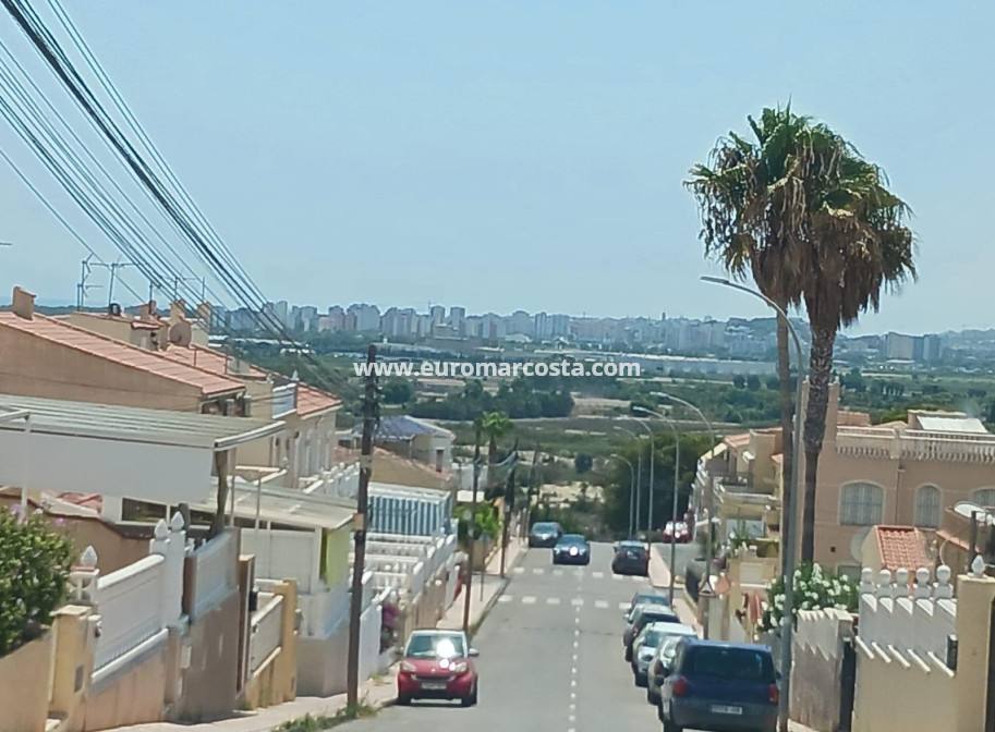 Sale - Bungalow - San Fulgencio - Oasis