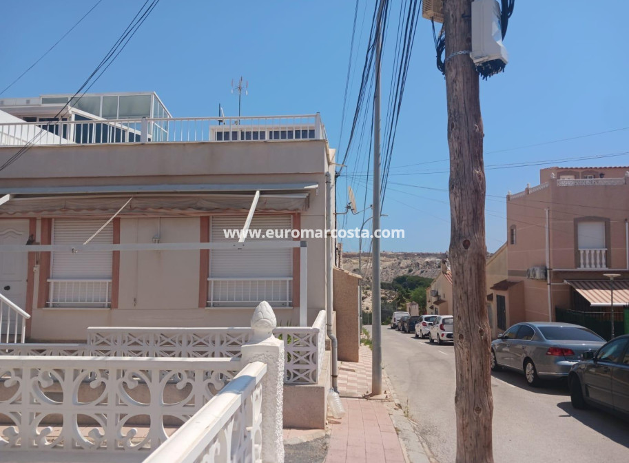 Sale - Bungalow - San Fulgencio - Oasis