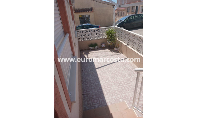 Sale - Bungalow - San Fulgencio - Oasis