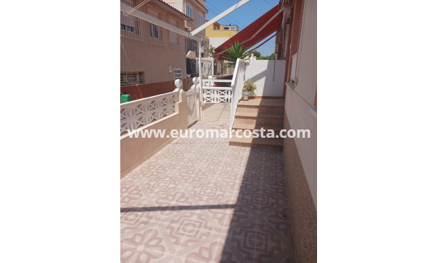 Sale - Bungalow - San Fulgencio - Oasis