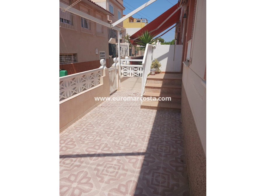 Sale - Bungalow - San Fulgencio - Oasis