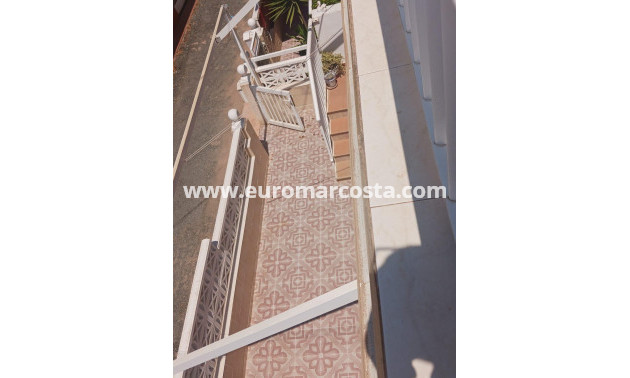 Sale - Bungalow - San Fulgencio - Oasis