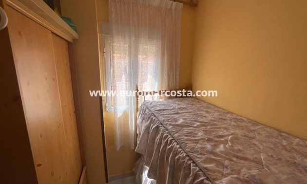 Sale - Apartment / flat - Torrevieja - La Mata