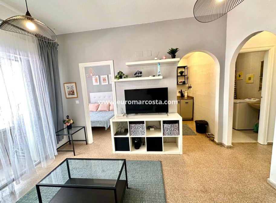 Sale - Apartment / flat - Guardamar del Segura - Pueblo