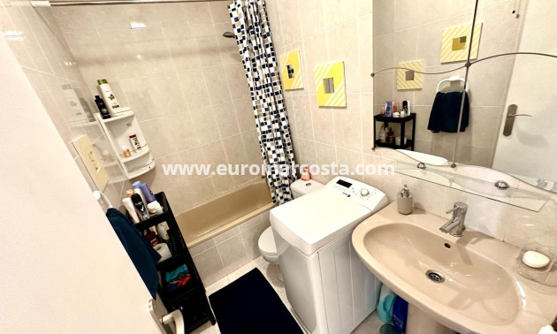 Sale - Apartment / flat - Guardamar del Segura - Pueblo