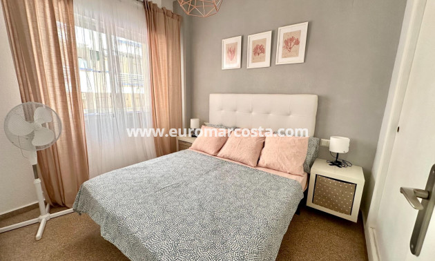 Sale - Apartment / flat - Guardamar del Segura - Pueblo