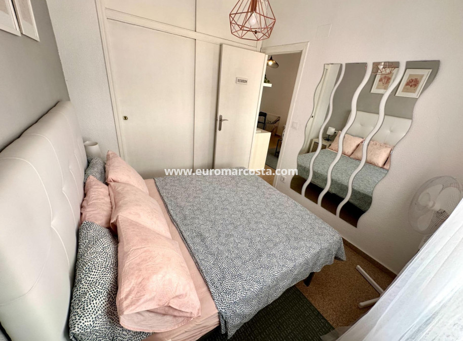 Sale - Apartment / flat - Guardamar del Segura - Pueblo