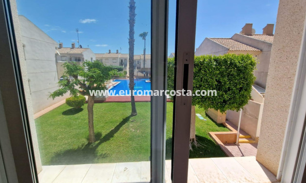 Objekte zum Wiederverkauf - Bungalow - Torrevieja - TORREVIEJA