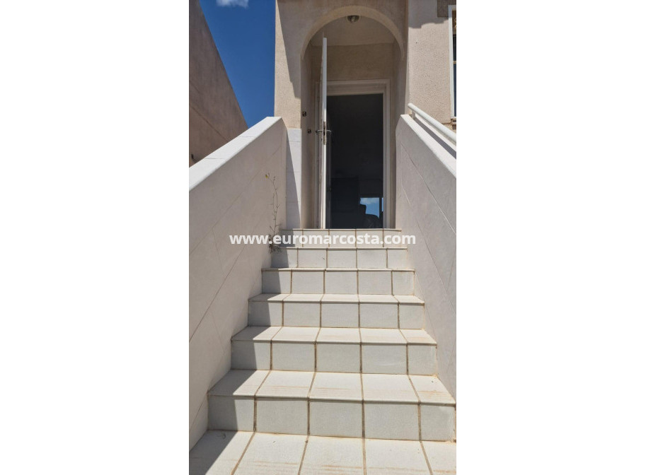 Objekte zum Wiederverkauf - Bungalow - Torrevieja - TORREVIEJA