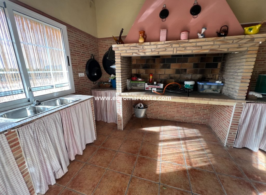 Sale - Country house - Albatera