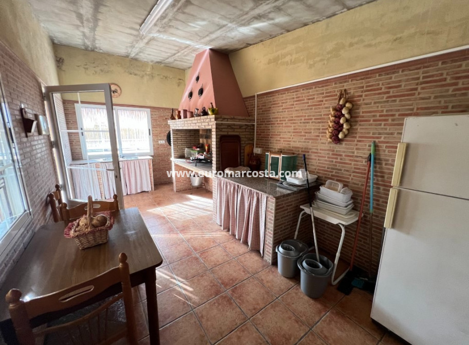 Sale - Country house - Albatera