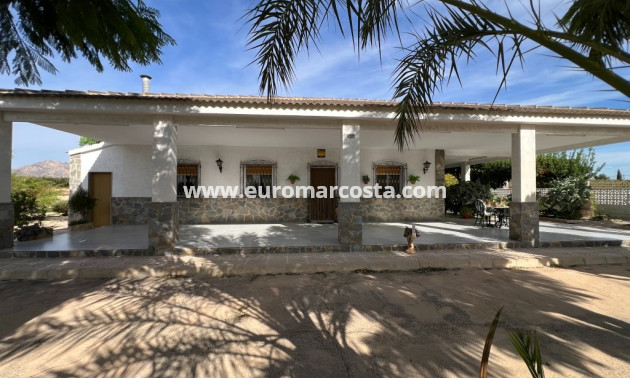 Sale - Country house - Albatera