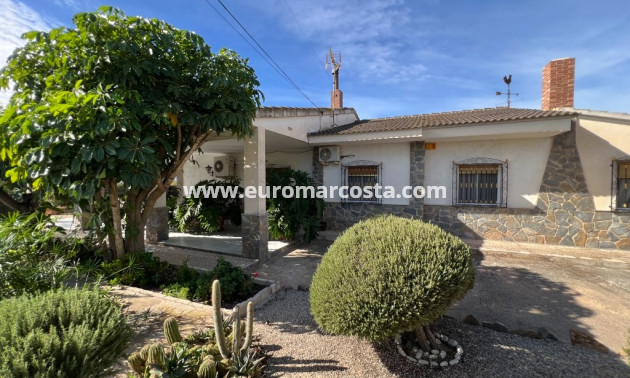 Sale - Country house - Albatera