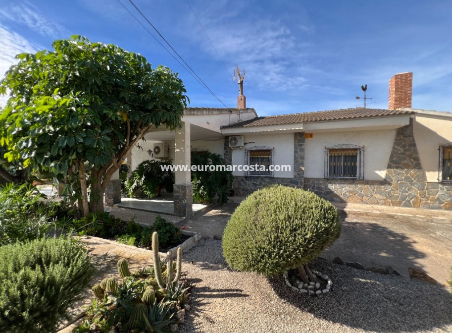 Sale - Country house - Albatera