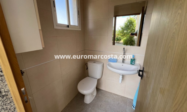 Sale - Country house - Albatera