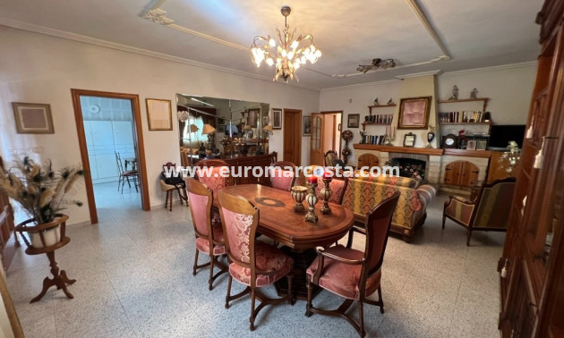 Sale - Country house - Albatera