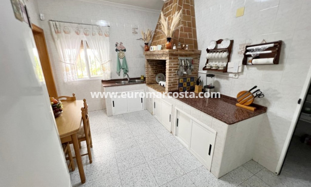 Sale - Country house - Albatera