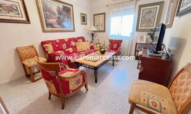 Sale - Country house - Albatera