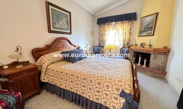 Sale - Country house - Albatera