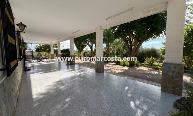 Sale - Country house - Albatera