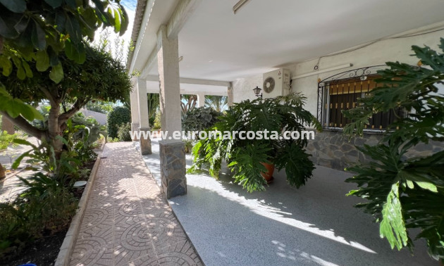 Sale - Country house - Albatera