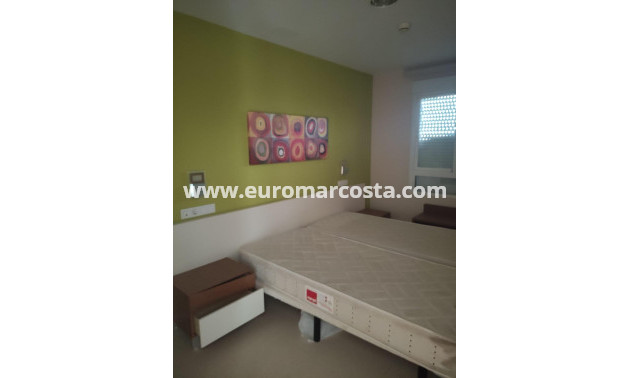 Sale - Apartment / flat - Guardamar del Segura - Pueblo